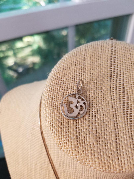 OM in Circle (CHARM ONLY)